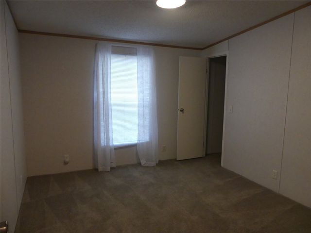 422 Hutchinson Street, Bowie, TX 76230