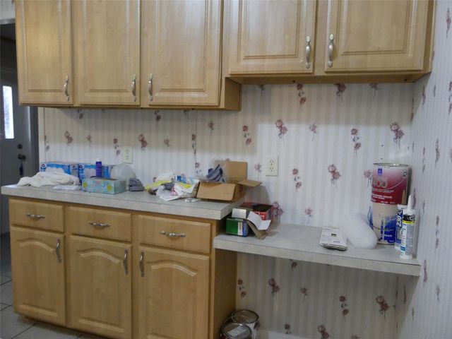 422 Hutchinson Street, Bowie, TX 76230