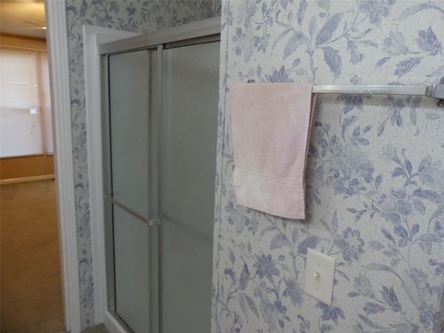 422 Hutchinson Street, Bowie, TX 76230