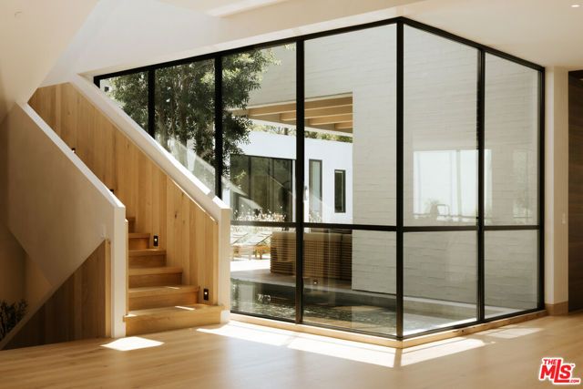 1307 N Doheny Drive, Los Angeles, CA 90069