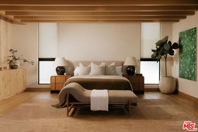 1307 N Doheny Drive, Los Angeles, CA 90069