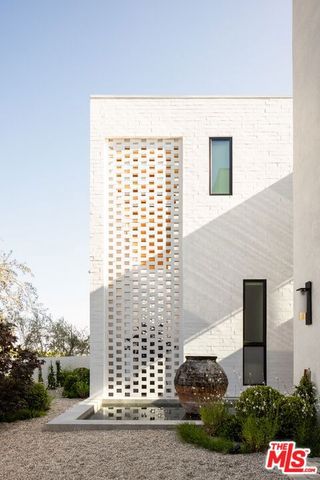 1307 N Doheny Drive, Los Angeles, CA 90069