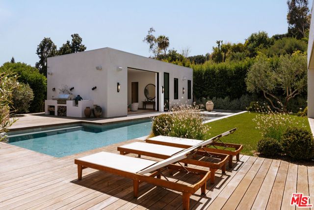 1307 N Doheny Drive, Los Angeles, CA 90069