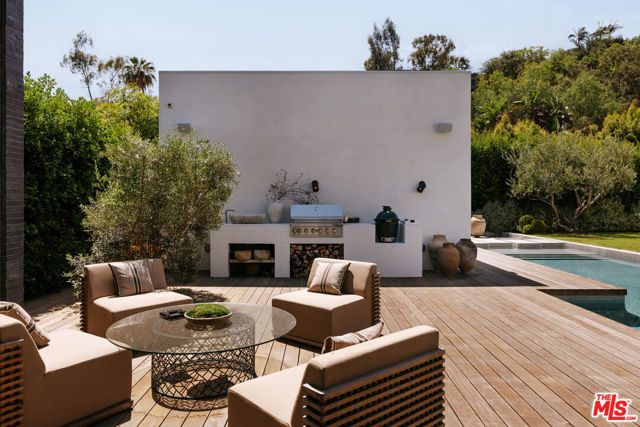 1307 N Doheny Drive, Los Angeles, CA 90069