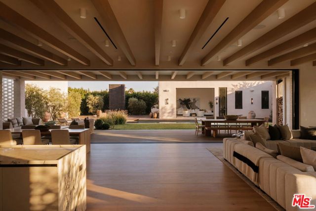 1307 N Doheny Drive, Los Angeles, CA 90069