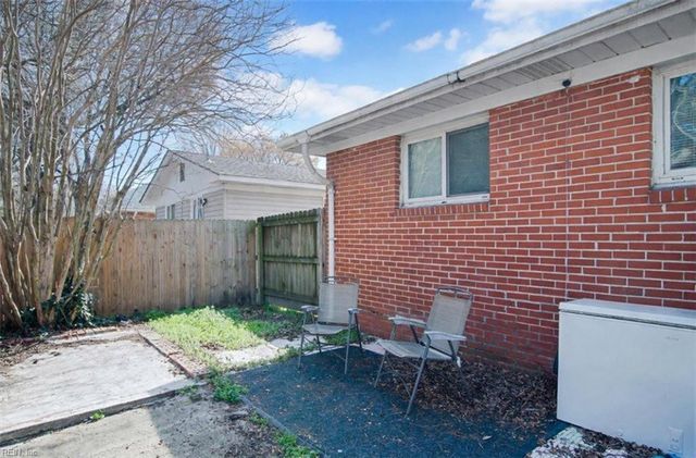 624 Pennsylvania Ave, Hampton, VA 23661