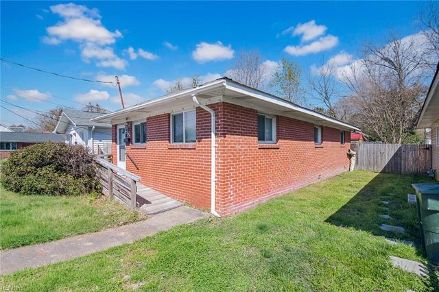 624 Pennsylvania Ave, Hampton, VA 23661