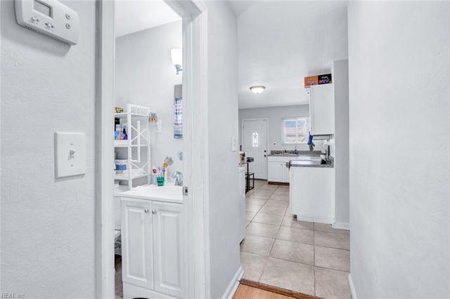 624 Pennsylvania Ave, Hampton, VA 23661