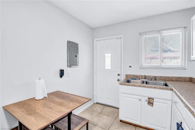 624 Pennsylvania Ave, Hampton, VA 23661