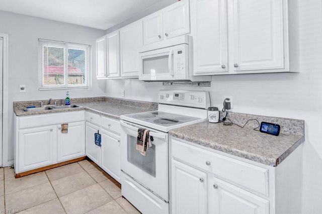 624 Pennsylvania Ave, Hampton, VA 23661