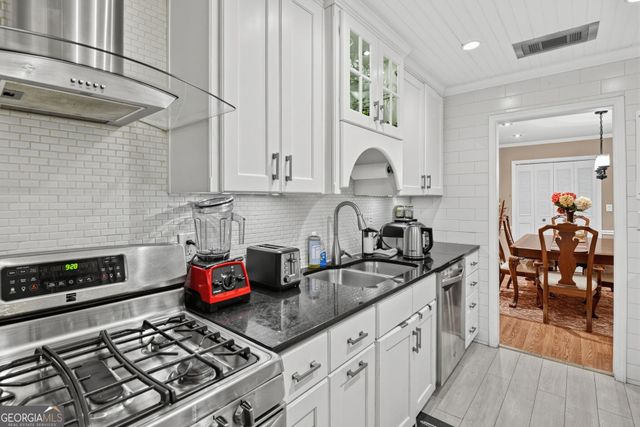 6851 Roswell Road APT Q 8, Sandy Springs, GA 30328