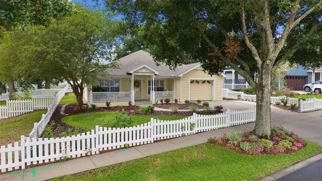 1622 LAUREL WAY, Tavares, FL 32778