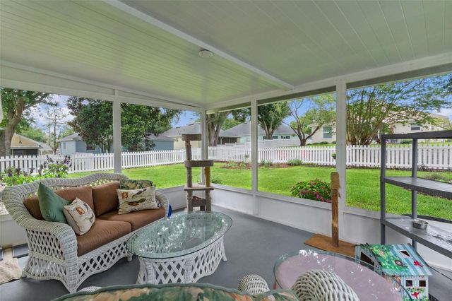1622 LAUREL WAY, Tavares, FL 32778