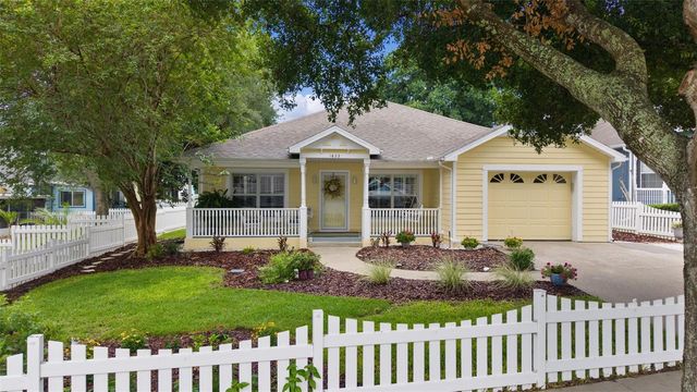 1622 LAUREL WAY, Tavares, FL 32778