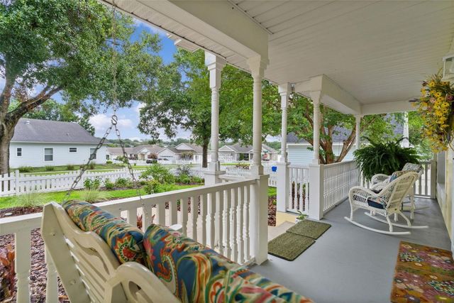 1622 LAUREL WAY, Tavares, FL 32778