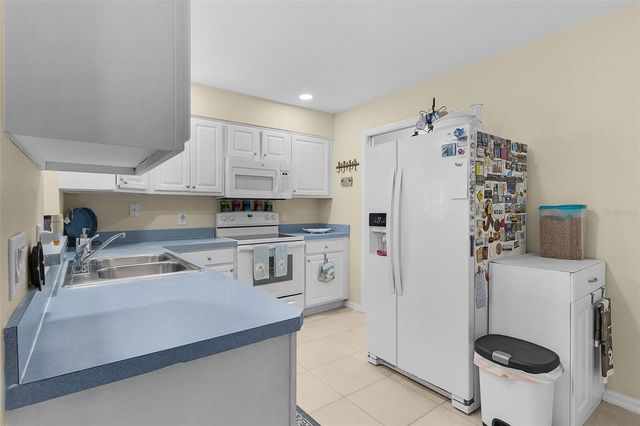 1622 LAUREL WAY, Tavares, FL 32778