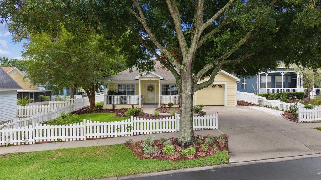 1622 LAUREL WAY, Tavares, FL 32778