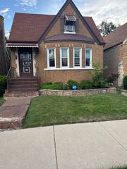10212 S Prairie Avenue, Chicago, IL 60628