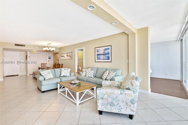 5401 Collins Avenue 807, Miami Beach, FL 33140