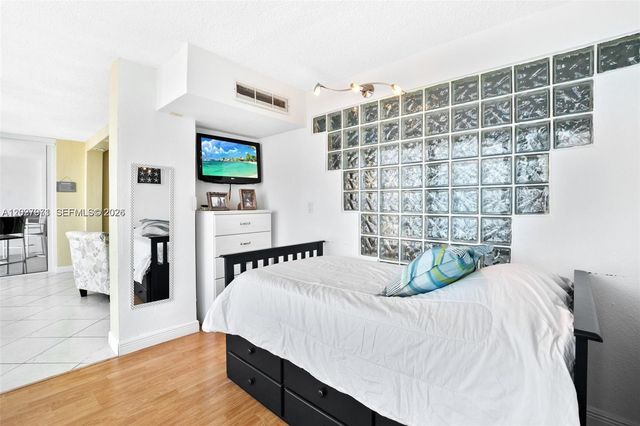 5401 Collins Avenue 807, Miami Beach, FL 33140