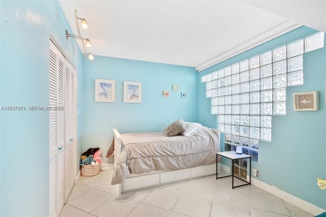 5401 Collins Avenue 807, Miami Beach, FL 33140
