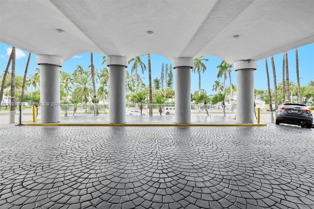 5401 Collins Avenue 807, Miami Beach, FL 33140