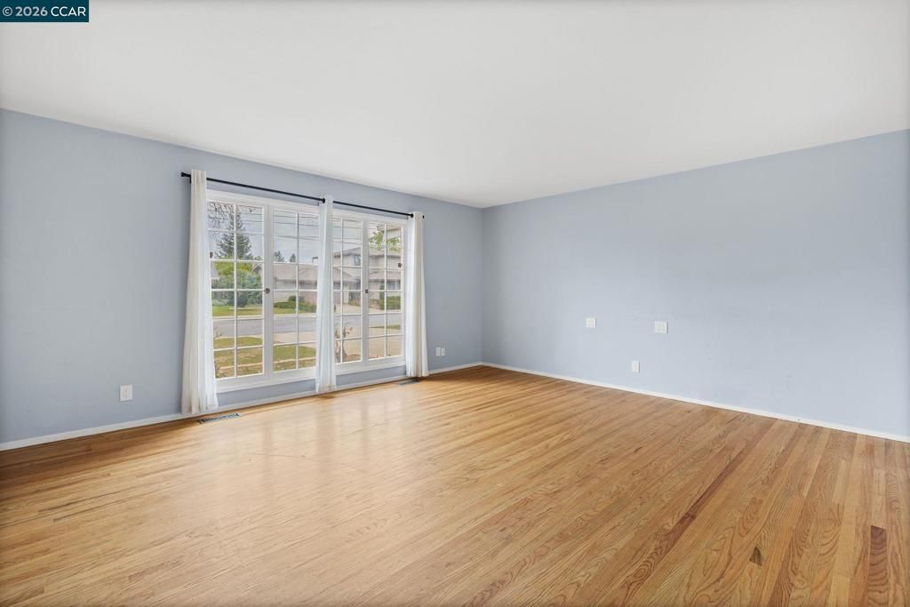 Image 4 of property listing at 959 959 Chandler Ct, Concord, CA 94518