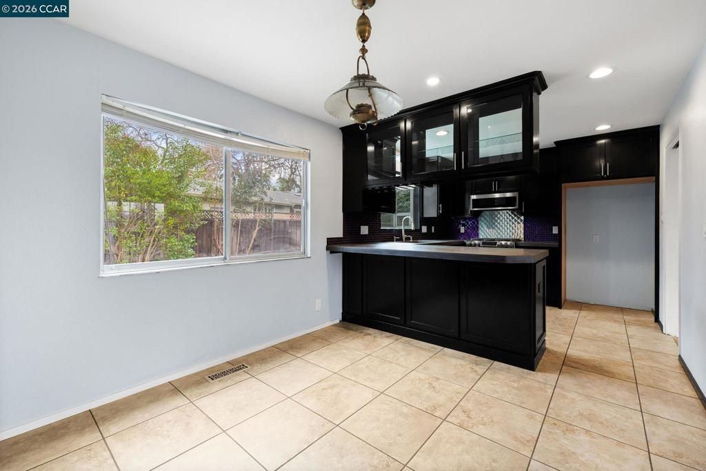 Image 5 of property listing at 959 959 Chandler Ct, Concord, CA 94518