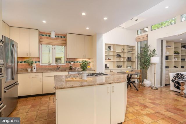 5103 CHEVY CHASE PKWY NW, Washington, DC 20008