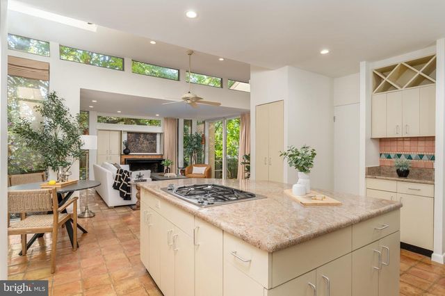 5103 CHEVY CHASE PKWY NW, Washington, DC 20008