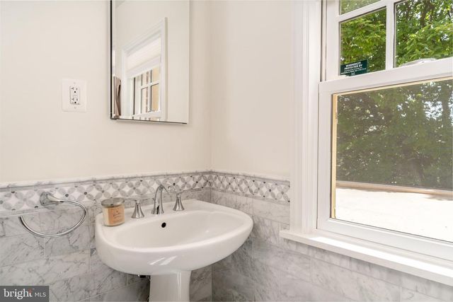 5103 CHEVY CHASE PKWY NW, Washington, DC 20008