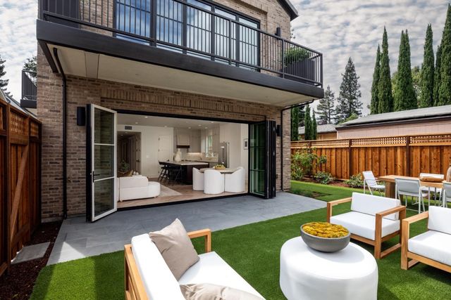 162 Waverley Street, Palo Alto, CA 94301