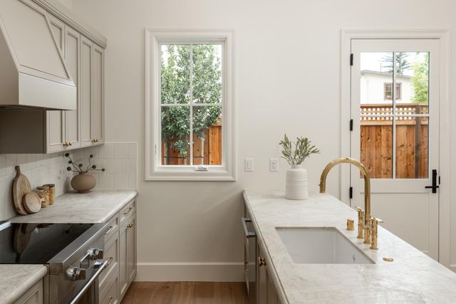 162 Waverley Street, Palo Alto, CA 94301