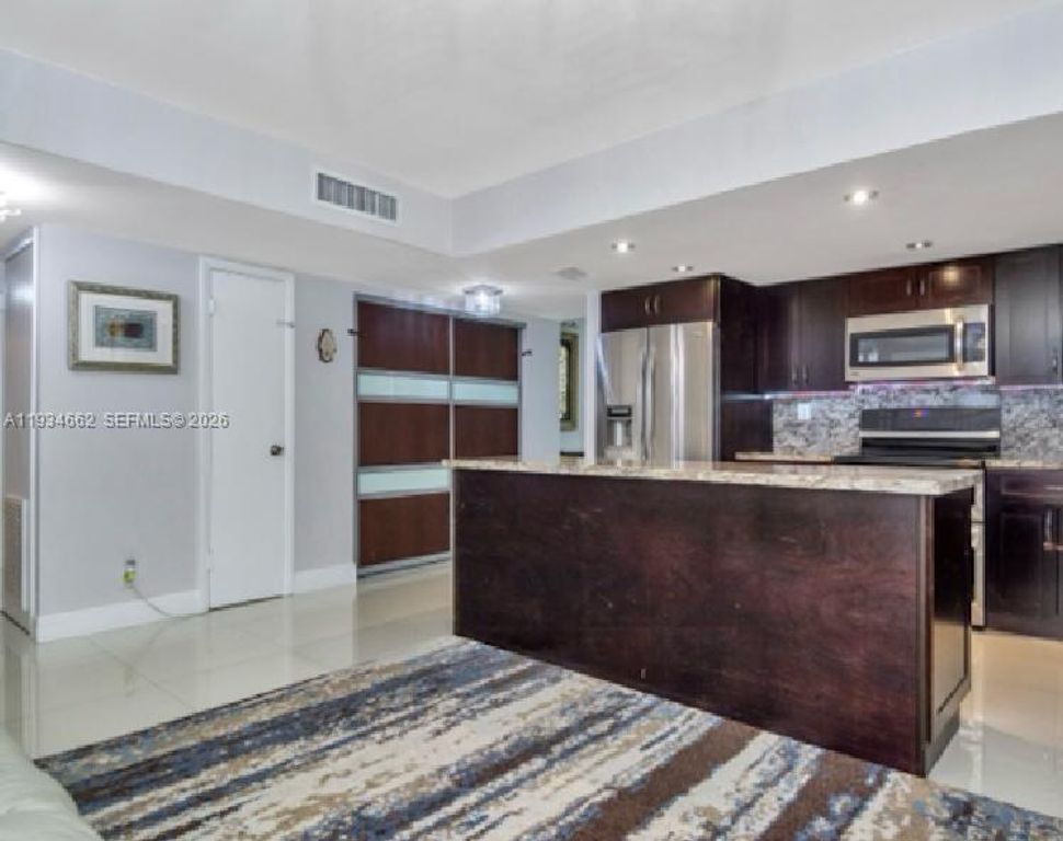 20401 NE 30th Avenue 1088, Aventura, FL 33180