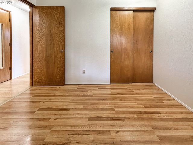18513 Se STEPHENS St, Portland, OR 97233