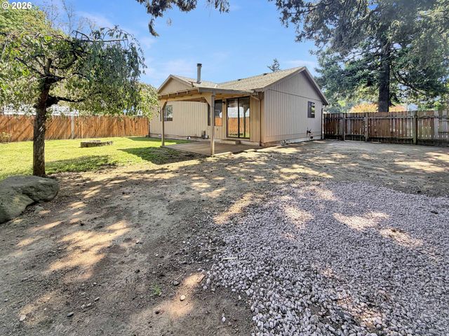 18513 Se STEPHENS St, Portland, OR 97233