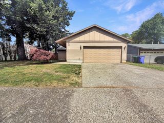 18513 Se STEPHENS St, Portland, OR 97233