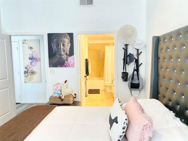 3505 Sage Road 1108, Houston, TX 77056