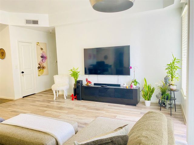 3505 Sage Road 1108, Houston, TX 77056