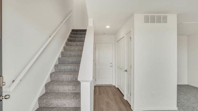 427 lakeshore Court, St. Charles, IL 60174