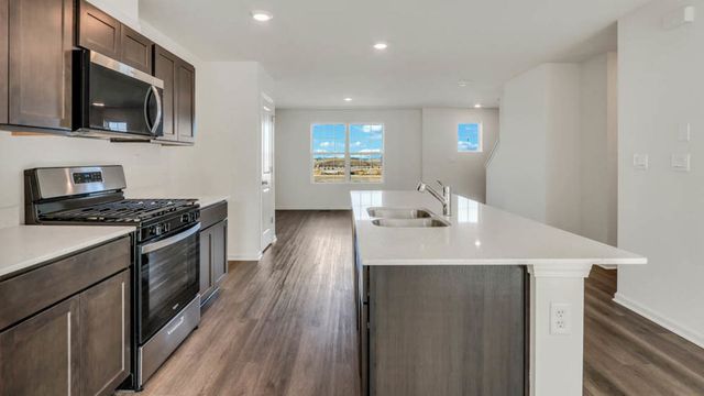 427 lakeshore Court, St. Charles, IL 60174