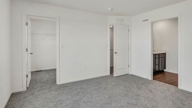 427 lakeshore Court, St. Charles, IL 60174