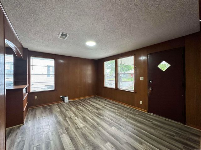 189 Roosevelt Road, Jacksonville, AR 72076