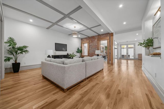 34 Woodland Avenue, Columbus, OH 43203