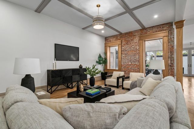 34 Woodland Avenue, Columbus, OH 43203