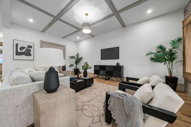 34 Woodland Avenue, Columbus, OH 43203