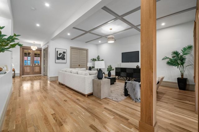 34 Woodland Avenue, Columbus, OH 43203