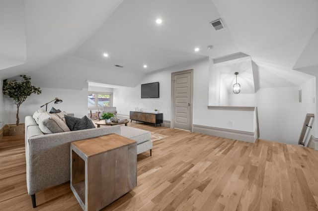 34 Woodland Avenue, Columbus, OH 43203