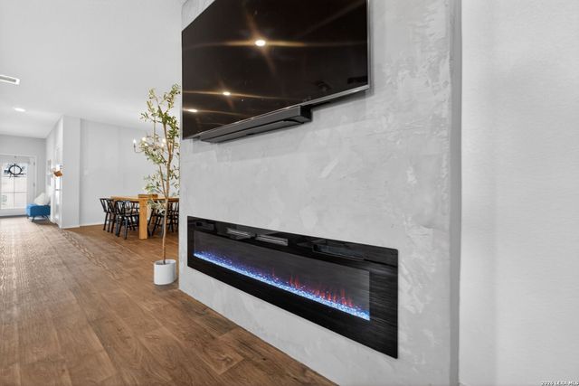 1037 NORWAY DR, Seguin, TX 78155