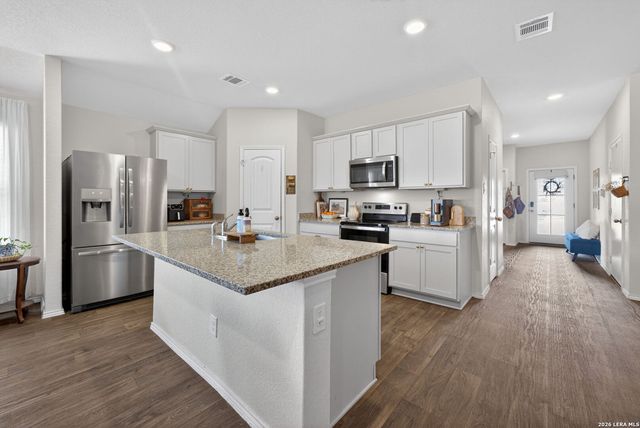 1037 NORWAY DR, Seguin, TX 78155